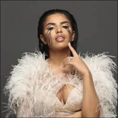 À quel titre appartiennent ces paroles "Un coup on est ensemble, un coup tu veux faire une pause" ?