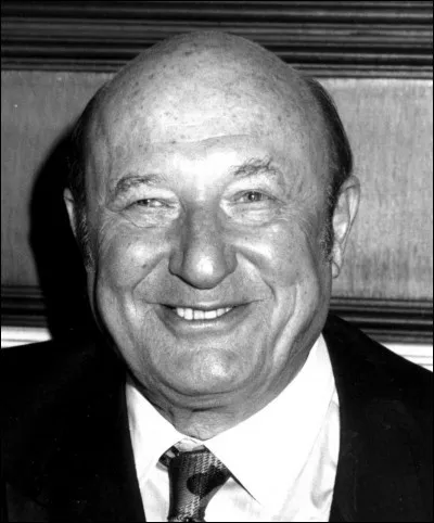 "La France c'est ma mère. On peut changer d'épouse mais on ne peut pas changer de mère."
Indice : San-Antonio.