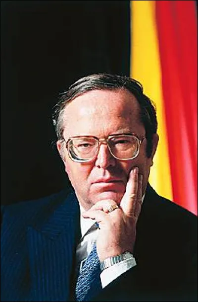 Cet homme politique belge, flamand et chrétien-démocrate, premier ministre de 1979 à 1992, c'est ... Maertens.
