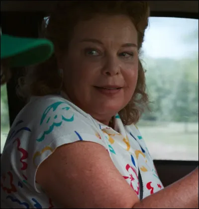 Comment s'appelle la mère de Dustin ?