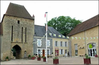 Réputée avoir fondé un monastère dans la région (en 610), ce n'est qu'au XIe s. qu'apparaît le nom de l'abbesse Sainte-Sévère pour l'endroit.