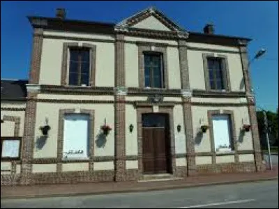 Commune normande, dans l'arrondissement de Bernay, Romilly-la-Puthenaye se situe dans le département ...