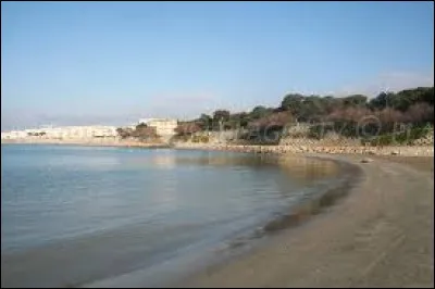 À quelle ville appartient la plage du Lazaret ?