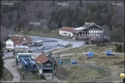 Le col de la Schlucht se trouve dans le massif des Vosges.
