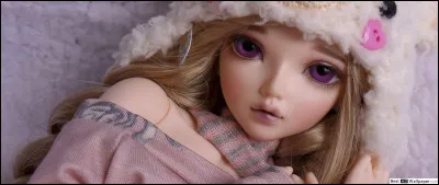 Dans quelle ville se situait la rue Poupée ?