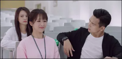 &Agrave; quel &acirc;ge Tong Nian est-elle rentr&eacute;e &agrave; l'universit&eacute; ?