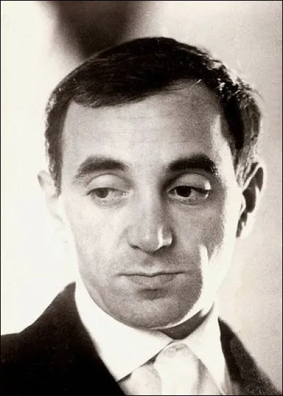 Deux intellectuels assis vont moins loin qu'une brute qui marche !