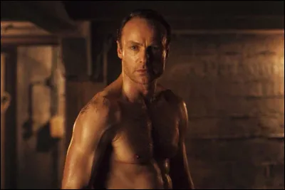 Quel est le personnage joué par Mark Waschke ?