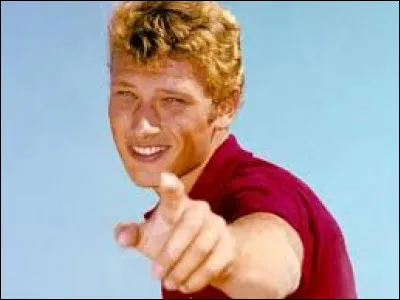 La chanson "Le Chanteur abandonn&eacute;" interpr&eacute;t&eacute; par Johnny Hallyday a &eacute;t&eacute; &eacute;crite et compos&eacute;e par Michel Berger.