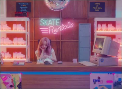 Avec la participation de qui Vivi chante-t-elle "Everyday I Love You" ?