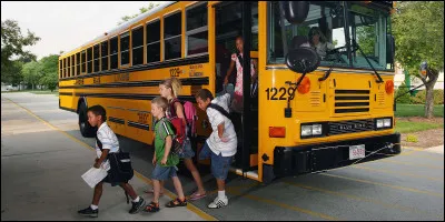 Comment pars-tu à l'école le premier jour ?