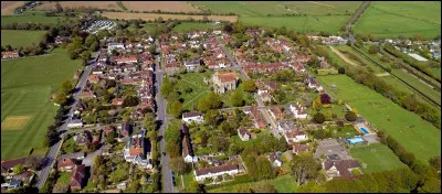 Quant aux plans de la bastide du XIIIe s., la tradition rapporte qu'Edouard 1er s'inspire de Winchelsea, place forte de l'est du ..., en Angleterre.