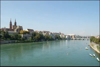 Quelle est la longueur du Rhin ?