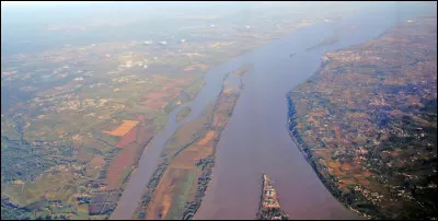 La Gironde est un estuaire englobant deux fleuves assez importants. Quels sont-ils ?
