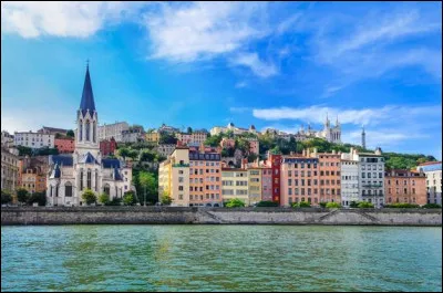 La Saône est un affluant du Rhône. Savez-vous dans quelle ville ce fleuve se jette-t-il ?