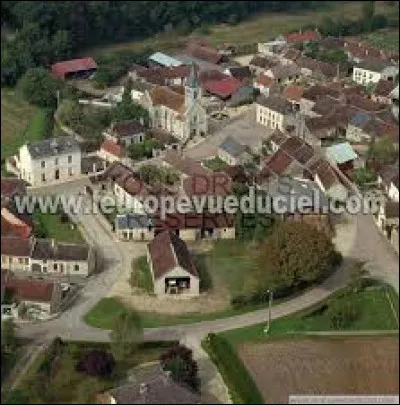 Petit village de Bourgogne-Franche-Comt&eacute; de 60 habitants, dans l'arrondissement d'Avallon, Quincerot se situe dans le d&eacute;partement ...