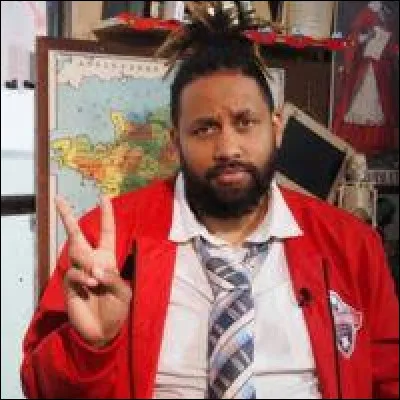 Qui est le professeur de la "Boyard Academy" ?