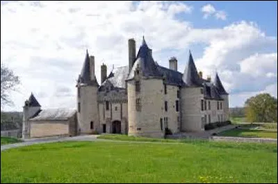 Nous sommes en Nouvelle-Aquitaine au château de la Roche Faton, à Lhoumois. Commune de l'arrondissement de Parthenay, elle se situe dans le département ...