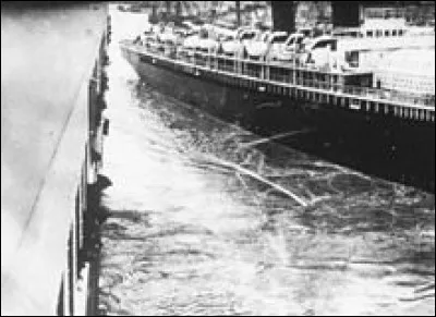 Combien y a-t-il de cheminées sur le Titanic ?