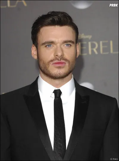 Quel r&ocirc;le joue l'acteur Richard Madden dans la s&eacute;rie "Game Of Thrones" ?