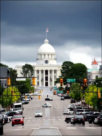 Quel &Eacute;tat des &Eacute;tats-Unis a pour capitale Montgomery ?
