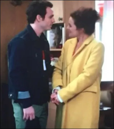 Comment s'appelle la petite amie d'Antoine ?