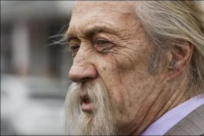 Selon la lgende Poon Dong serait :