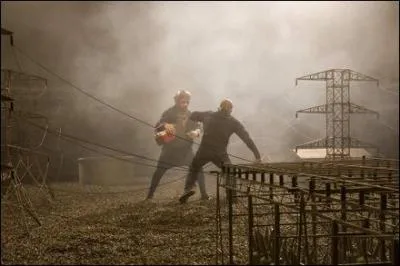 Un des moments cultes du film est un combat hommage  :