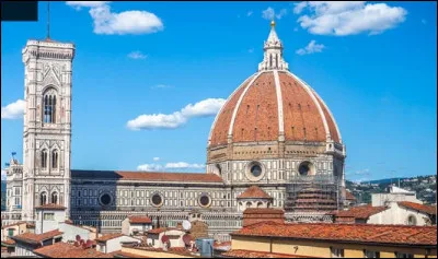 Quel est l'architecte du D&ocirc;me et de la lanterne de la cath&eacute;drale Santa Maria del Fiore &agrave; Florence ?