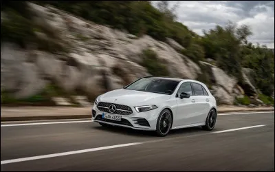 Avant d'avoir les enfants, Nathalie et Louis avaient une voiture assez dispendieuse. Quelle était la marque de cette voiture ?