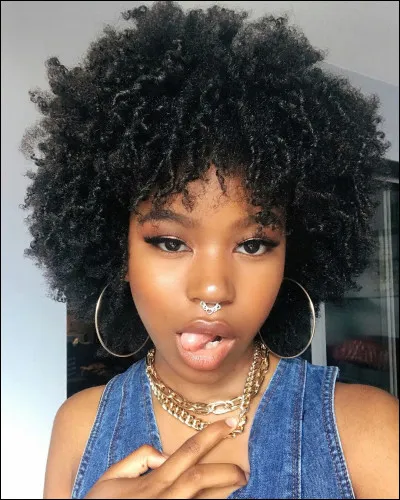 Combien Riele Downs a-t-elle de surs ou frères ?