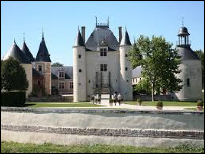 Nous débutons notre balade au château de Chamerolles, à Chilleurs-aux-Bois. Commune du Centre-Val-de-Loire, dans l'arrondissement de Pithiviers, elle se situe dans le département ...