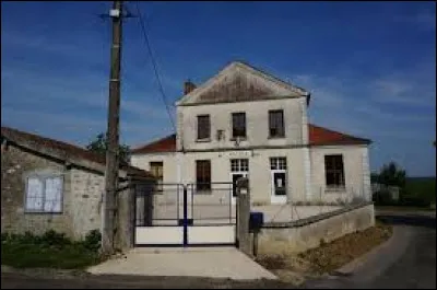 Nous sommes maintenant dans l'Aisne, à L'Épine-aux-Bois. Nous nous trouvons dans l'ancienne et la nouvelle région ...
