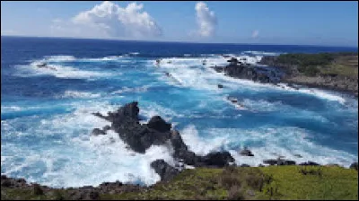 Contrairement à São Miguel, la plus petite île des Açores (superficie et population) est Corvo. Quelle est sa surface ?