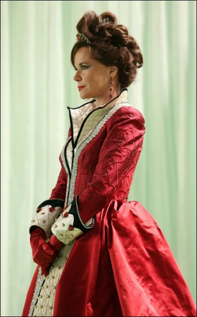 Quel est le nom de la mère de Regina ?