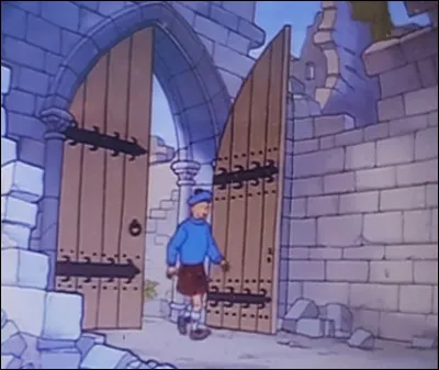 En arrivant au château qu'aperçoit Tintin lorsqu'il atteint le sommet de la tour  ?