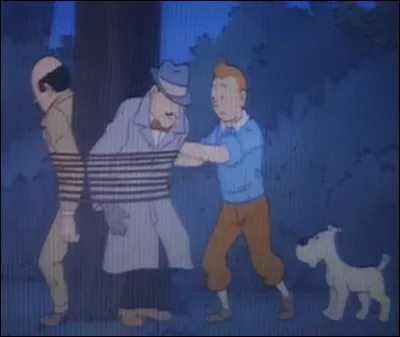 Quelle est la couleur du couteau suisse que l'un des ravisseurs utilise pour couper les liens ?