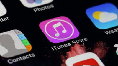 En quelle année est apparue l'iTunes Store ?