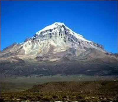 Le Nevado Sajama est un stratovolcan de Bolivie qui est le point culminant du pays avec 6 542 mètres d'altitude.