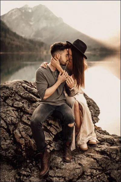 Est-elle en couple ?