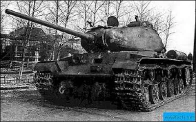 Quel est ce char soviétique ?