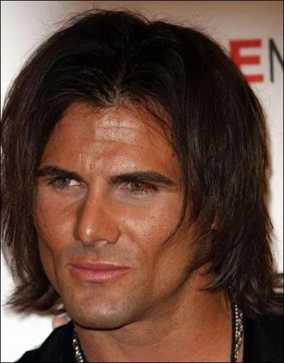 Jeremy Jackson incarne Hobie Buchannon dans cette srie :