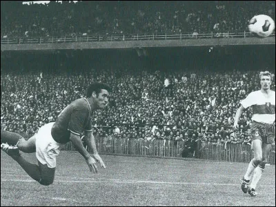 La plus lourde défaite encaissée par l'Olympique lyonnais à domicile, lors d'un match de première division, a été infligée par Saint-Étienne.