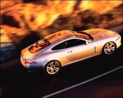 Si vous possédez un seul feu de recul, de quel côté de la voiture se situera-t-il ?