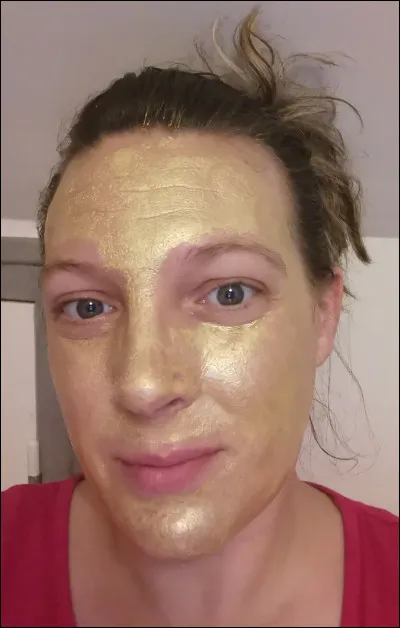 Qu'est-ce que j'ai utilisé pour avoir un visage en or ?