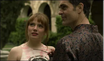 Comment s'appelle la compagne d'Andrés ?