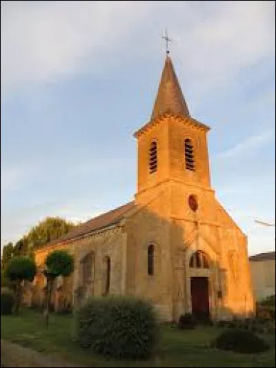 Nous terminons notre balade dans le Grand-Est devant l'église Saint-Denis de Saulmory-Villefranche. Petit village de l'arrondissement de Verdun, il se situe dans le département ...