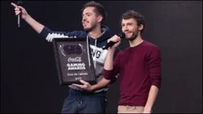 Laink et Terracid se sont fait voler leur trophée YouTube pour les 1 million d'abonnés.