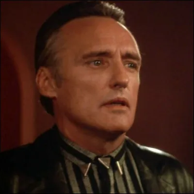 Dans quel film Dennis Hopper joue-t-il ce vilain ?