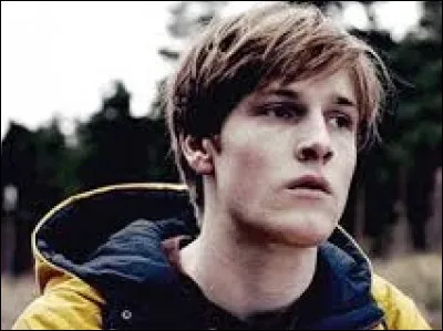 Qui a eu un enfant avec le fils de son amant ?